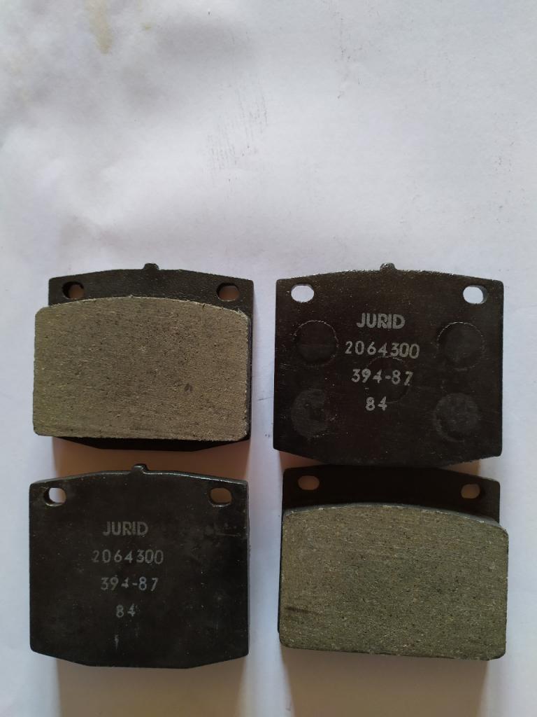 Plaquettes NISSAN DATSUN 160 LesAnciennes.com