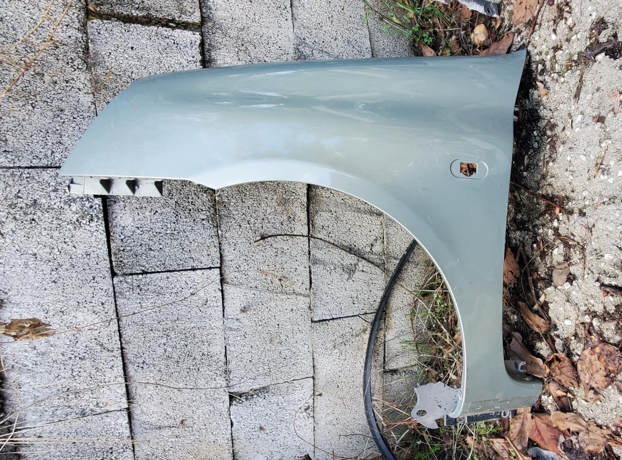 2 ailes avant gauche RENAULT CLIO 2 phase 2 LesAnciennes.com