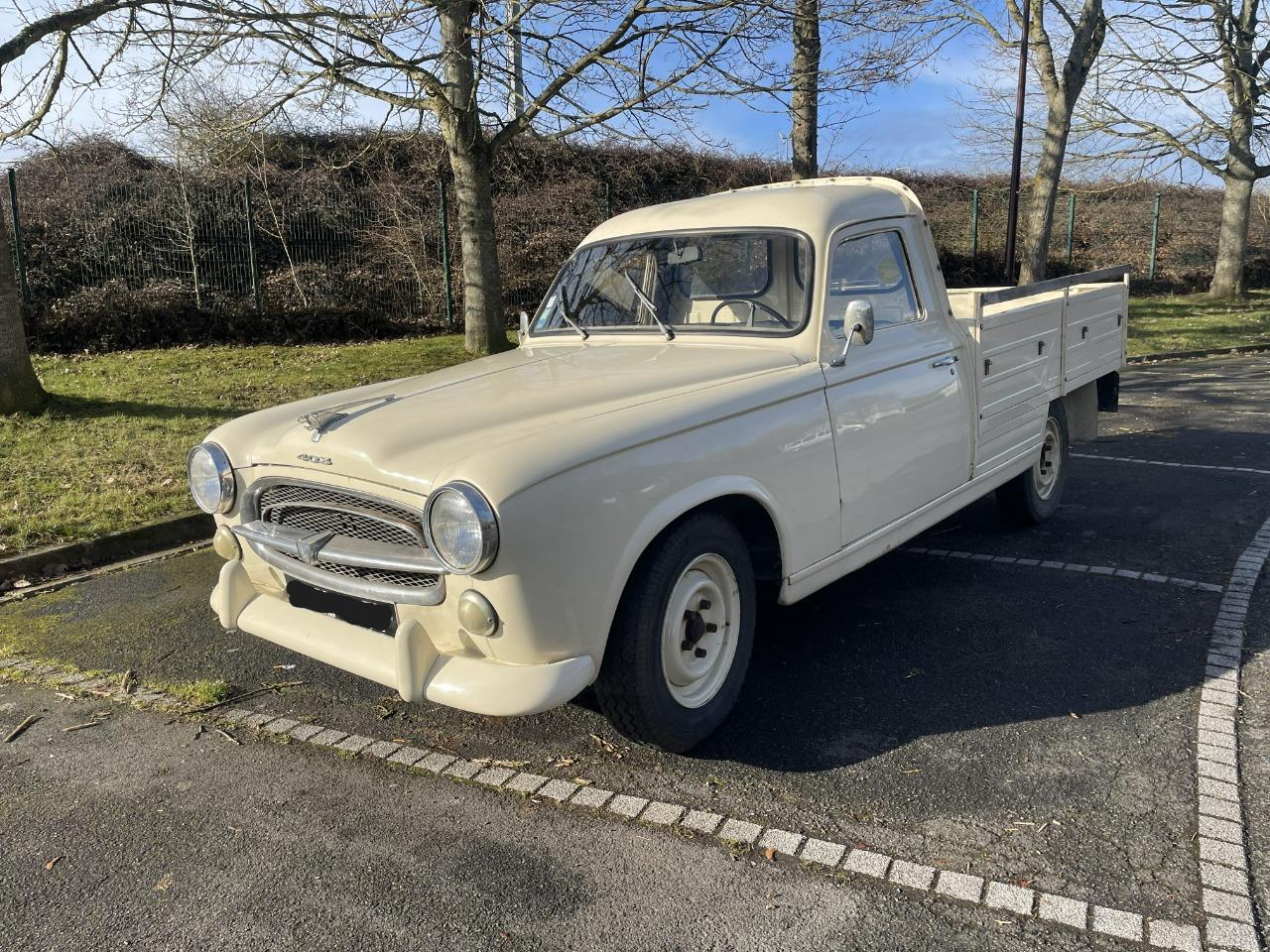 PEUGEOT 403 - 1960 LesAnciennes.com