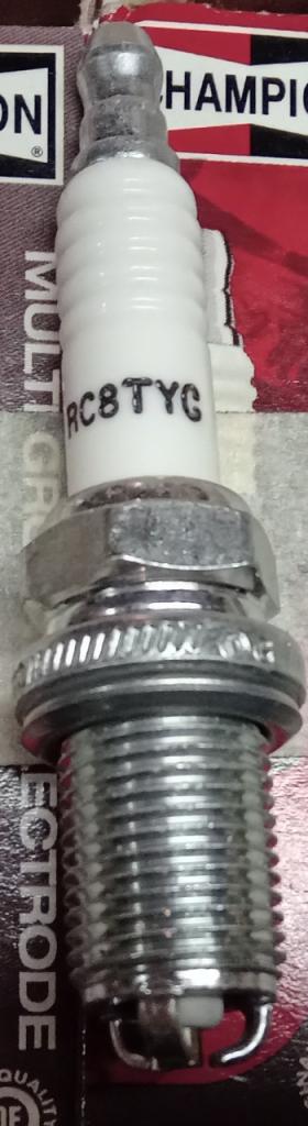 Bougie CHAMPION RC8TYC LesAnciennes.com