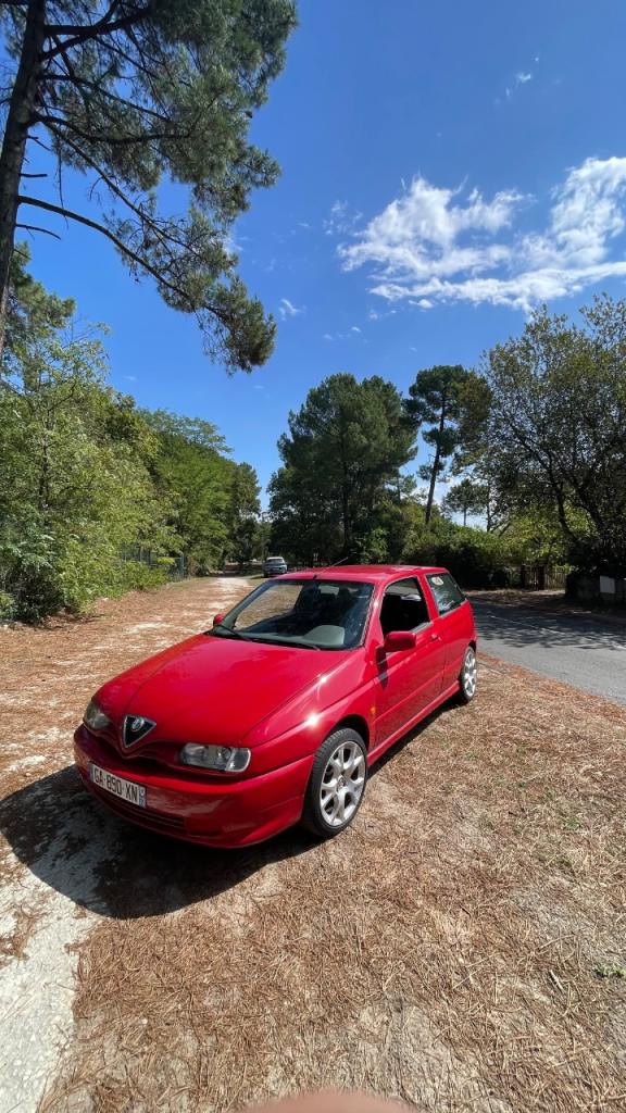 ALFA ROMEO 145 1.3 Boxer - 1995 LesAnciennes.com