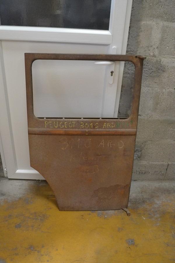 Porte AR DTE PEUGEOT 301 C neuve d'origine LesAnciennes.com