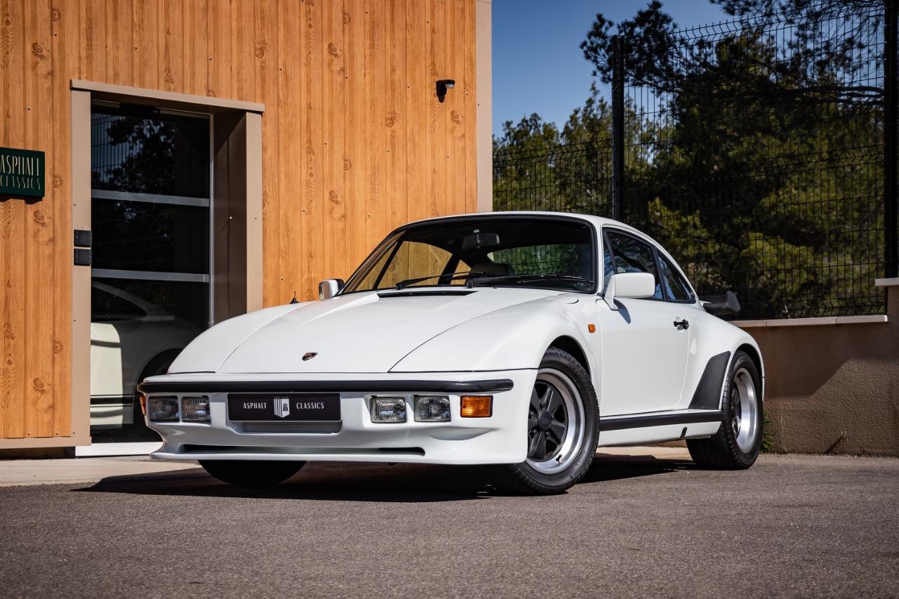PORSCHE 911 930 Turbo Flatnose - 1982 LesAnciennes.com