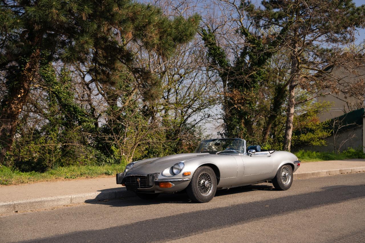 JAGUAR Type E V12 Roadster - 1974 LesAnciennes.com