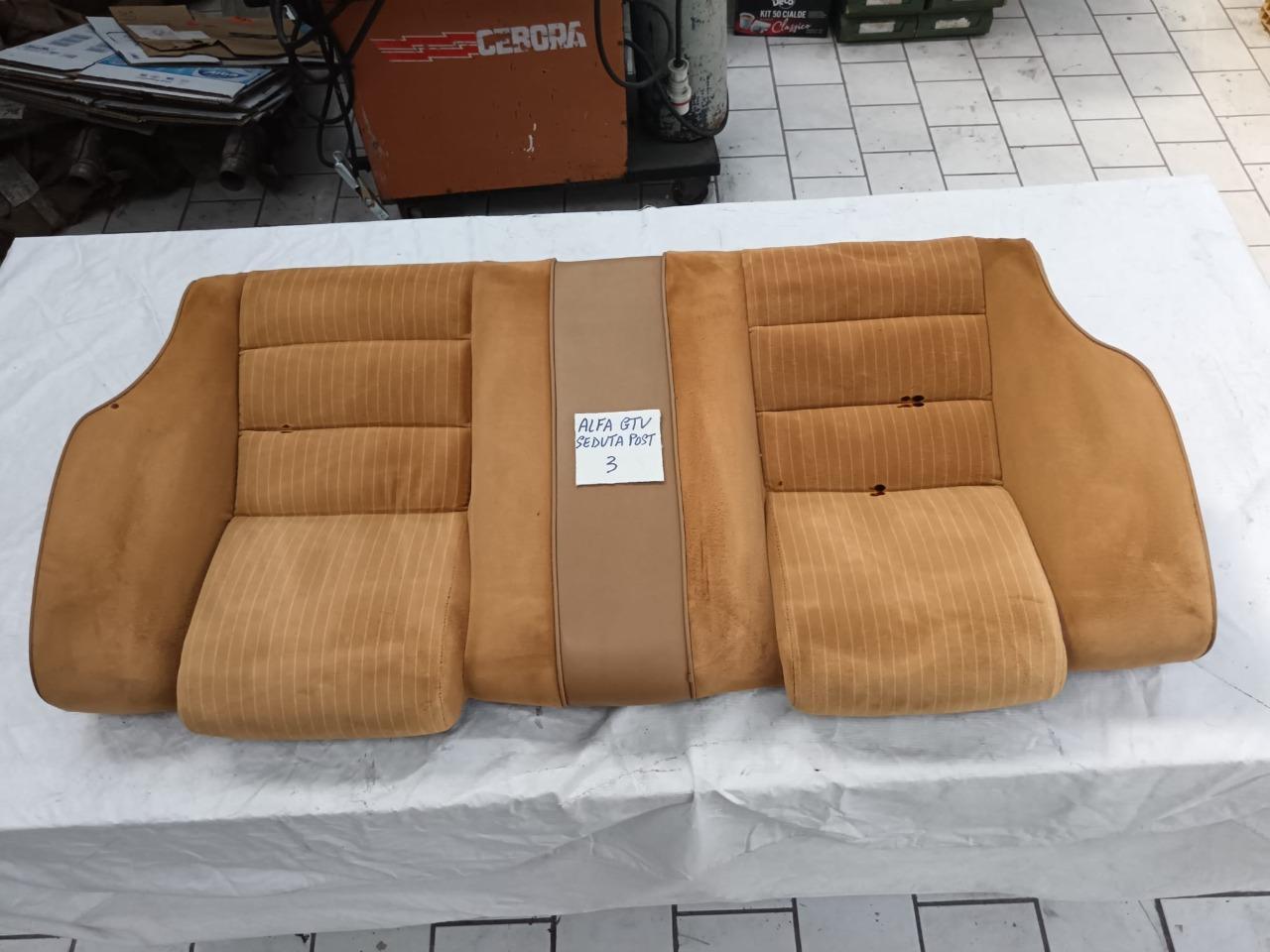 Banquette arrière pour Alfa Romeo GTV LesAnciennes.com