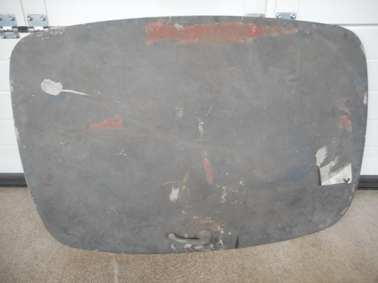 Malle arrière en alu de SIMCA 8 sport ou 9 sport LesAnciennes.com