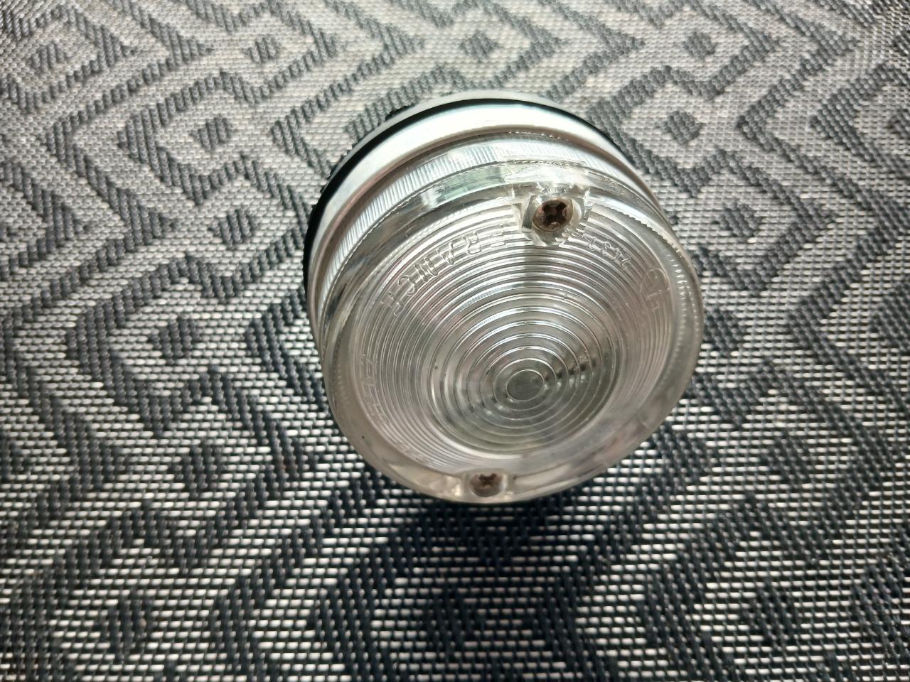 Clignotant complet PK RENAULT 8 (R8) LesAnciennes.com