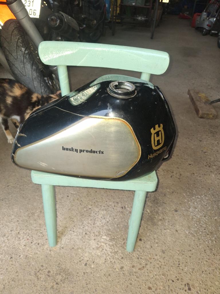 Réservoir HUSQVARNA Année 80 LesAnciennes.com