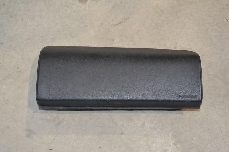 Couvercle airbag passager noir PORSCHE 944 968 LesAnciennes.com