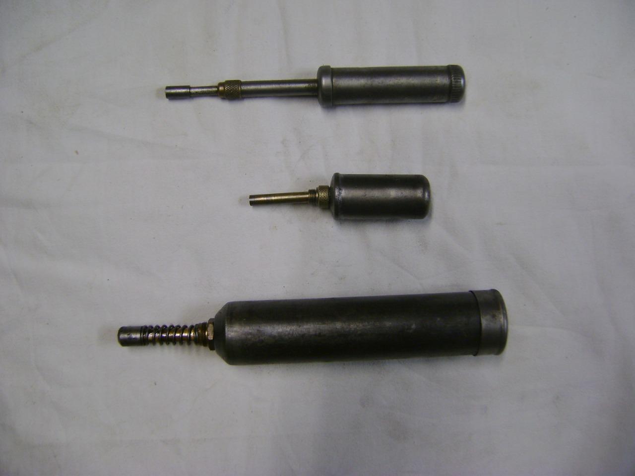 Petites pompes à graisse LesAnciennes.com