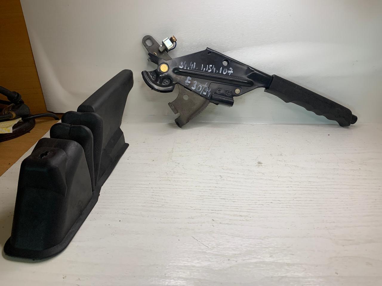 Levier freins à mains BMW E30/34 LesAnciennes.com