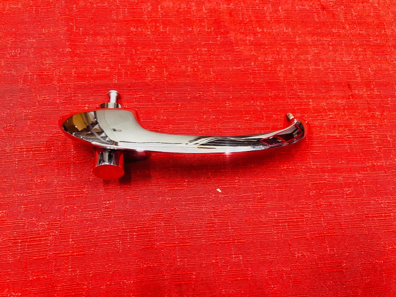 Poignée ALFA ROMEO LesAnciennes.com