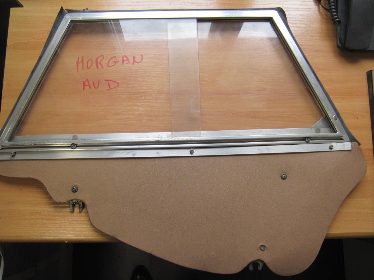 VITRE MORGAN AVD LesAnciennes.com