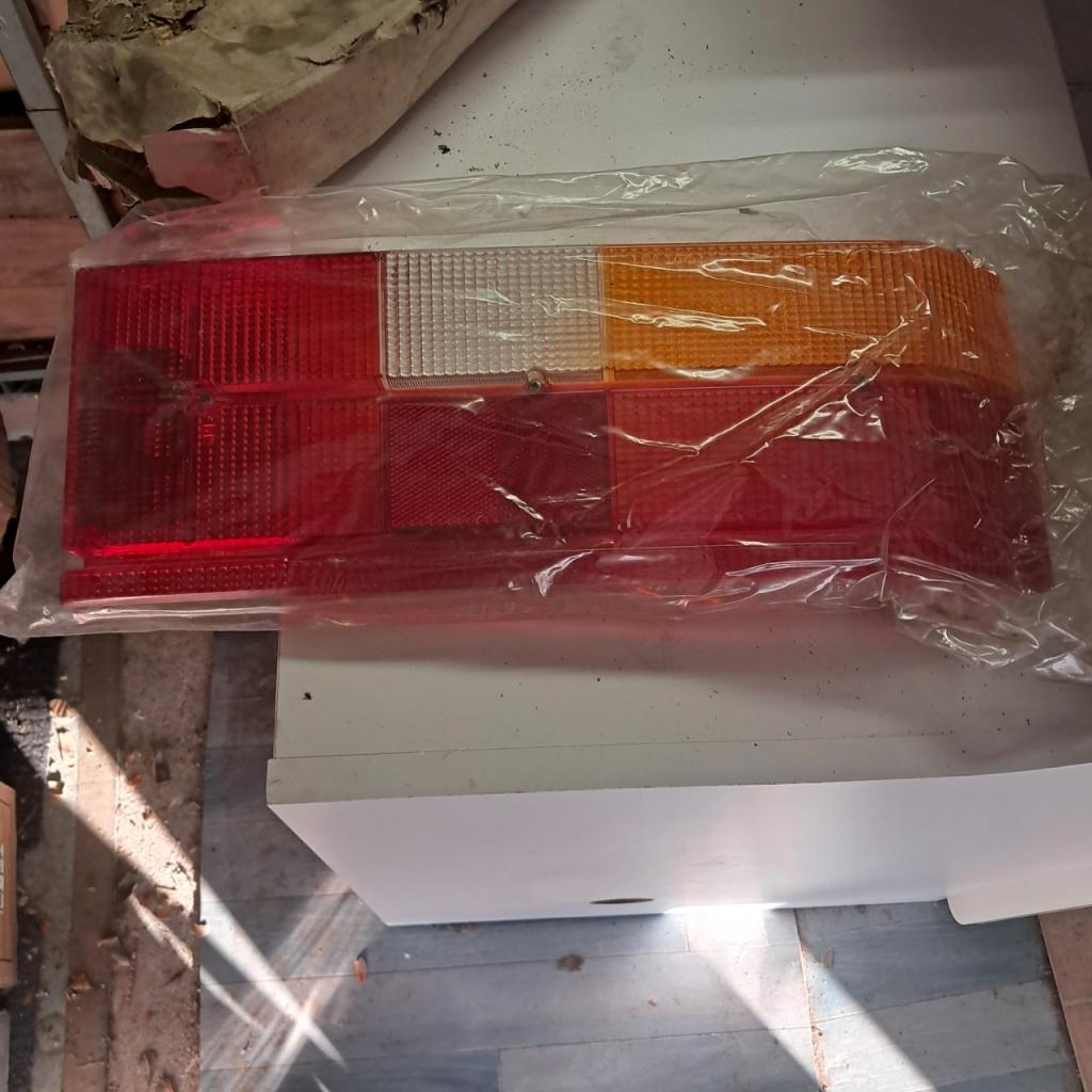 Cabochon de feux ard SIMCA Horizon neuf LesAnciennes.com