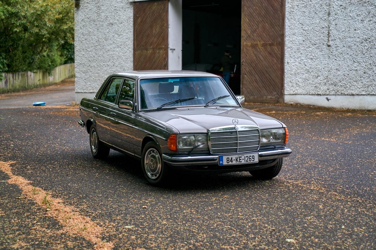 1984 Mercedes-Benz W123 280E LesAnciennes.com