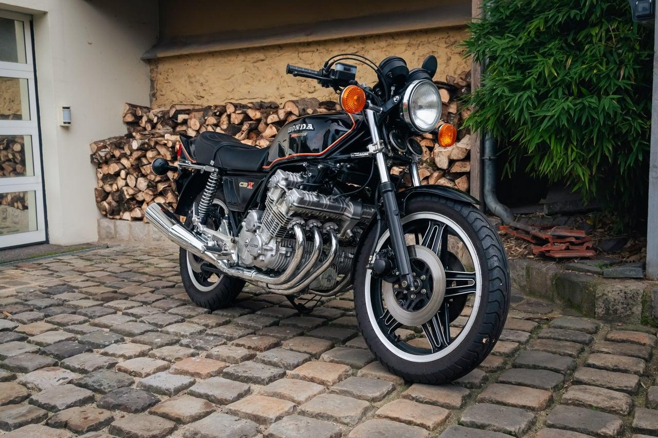 1981 Honda CBX 1000 SC03 LesAnciennes.com