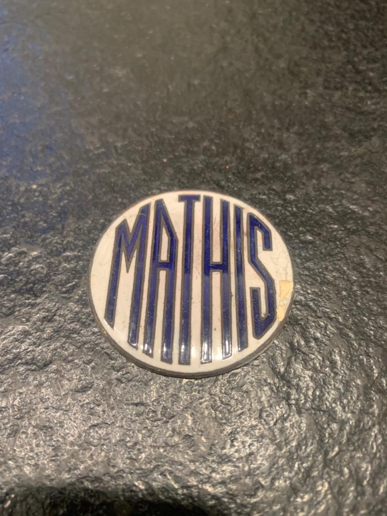 Insigne calandre MATHIS LesAnciennes.com