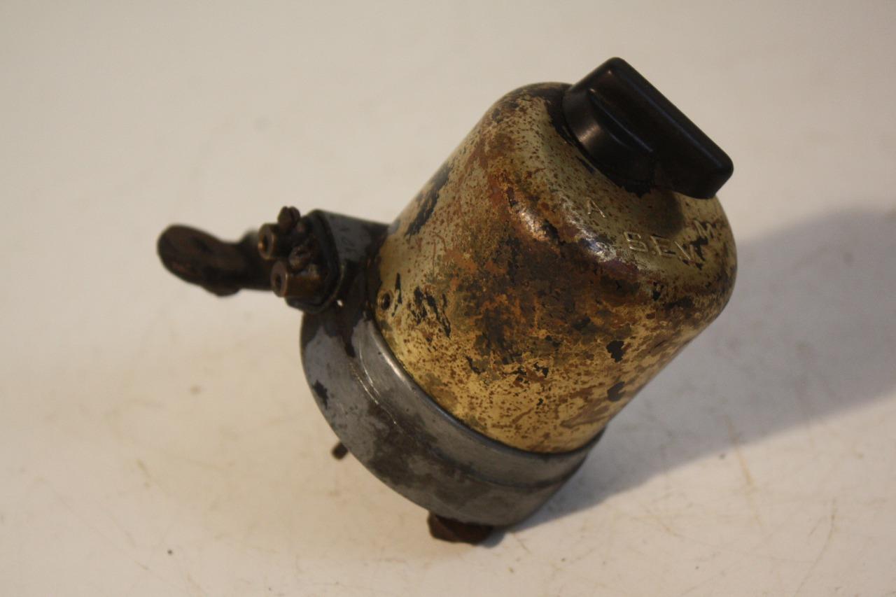 Moteur d’essuie glace rond SEV 12V Capot laiton LesAnciennes.com