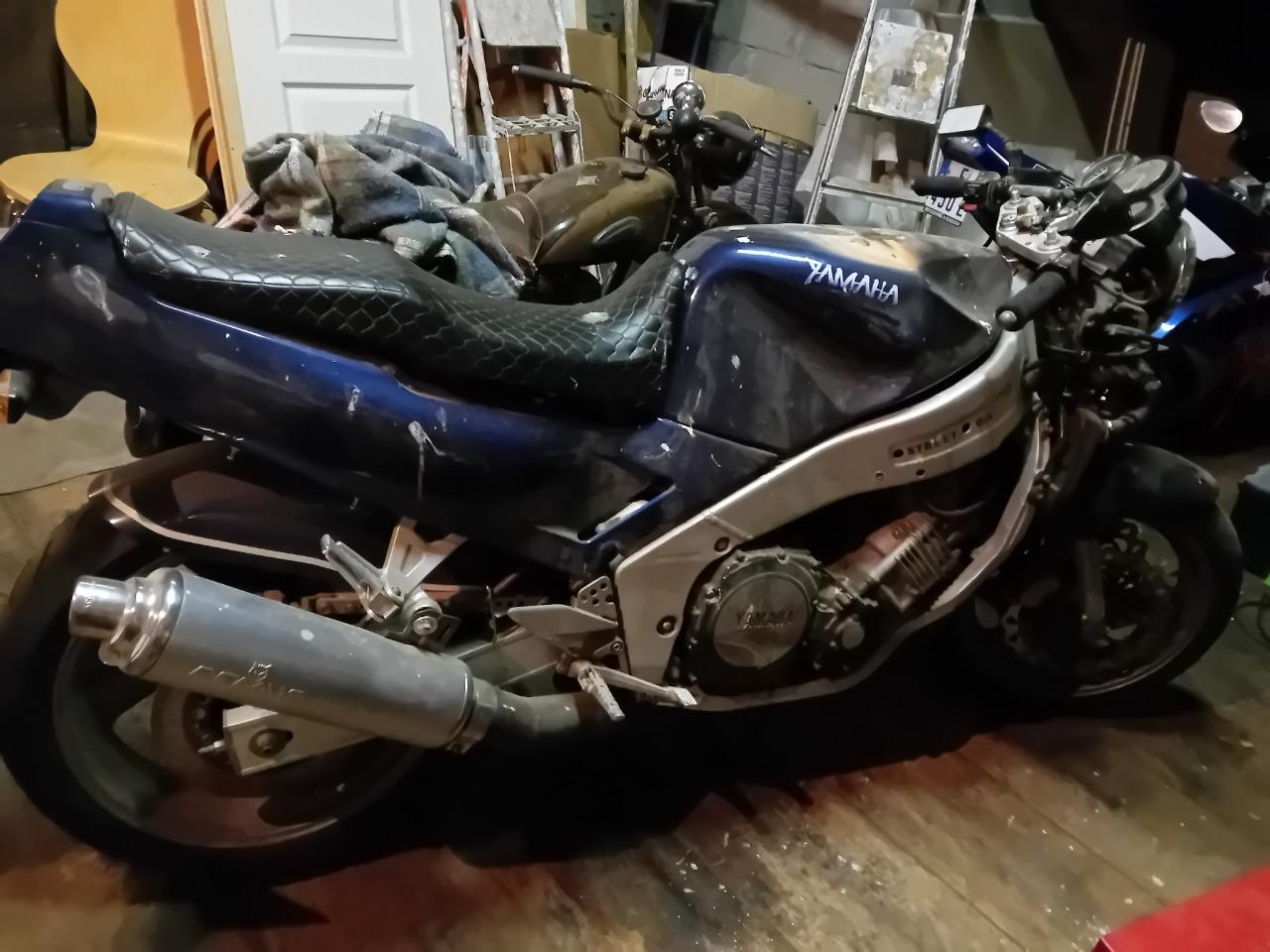 YAMAHA FZR 750 - 1987 LesAnciennes.com