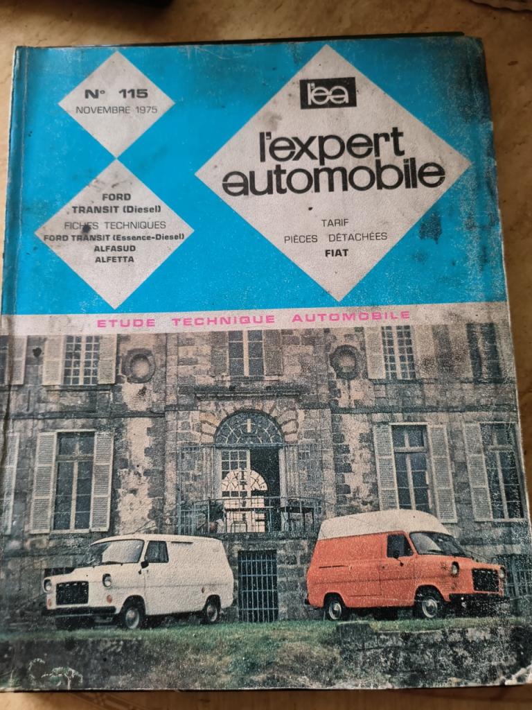 RTA Ford transit série 1 LesAnciennes.com