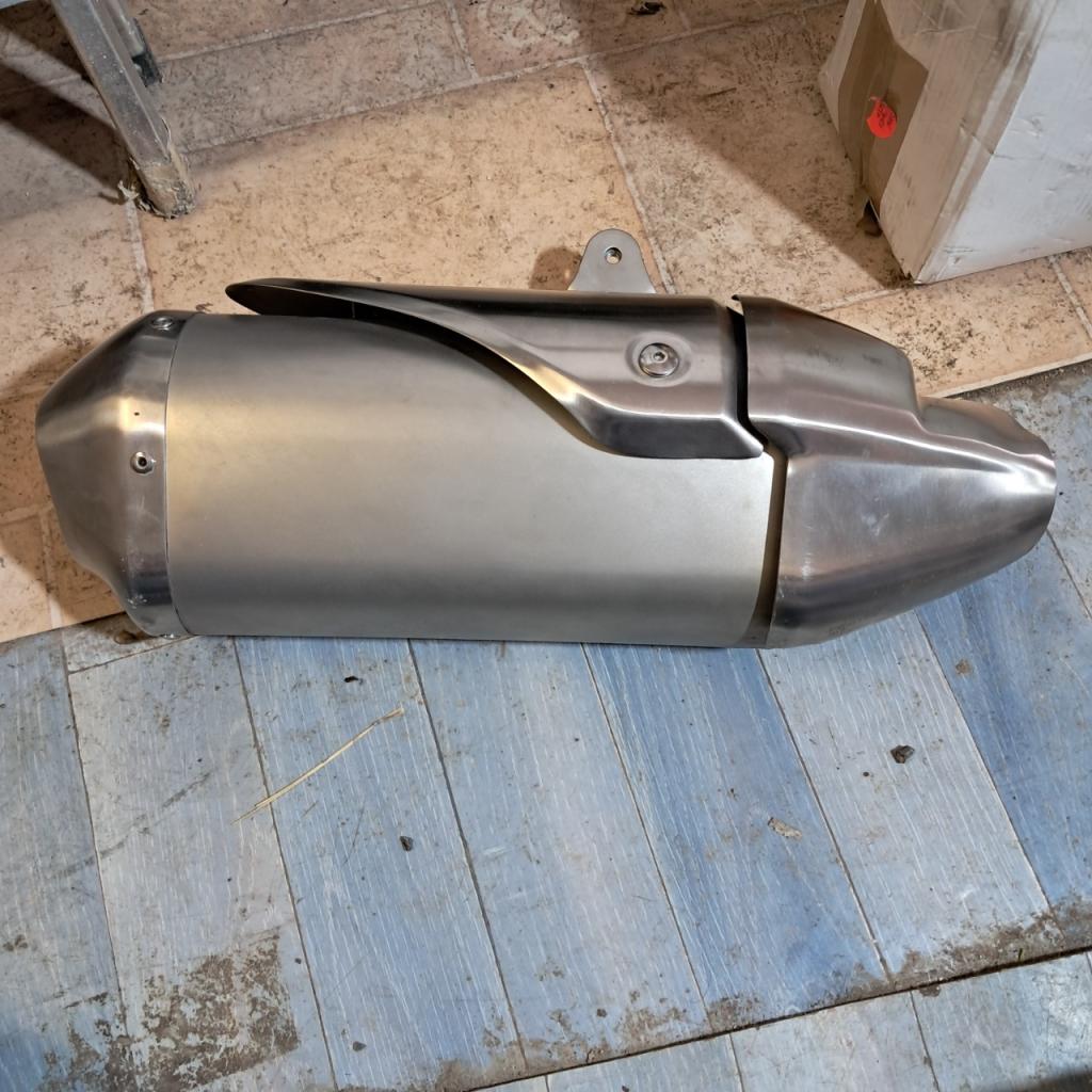 Silencieux d’echappement TRIUMPH Speed triple 1050 LesAnciennes.com