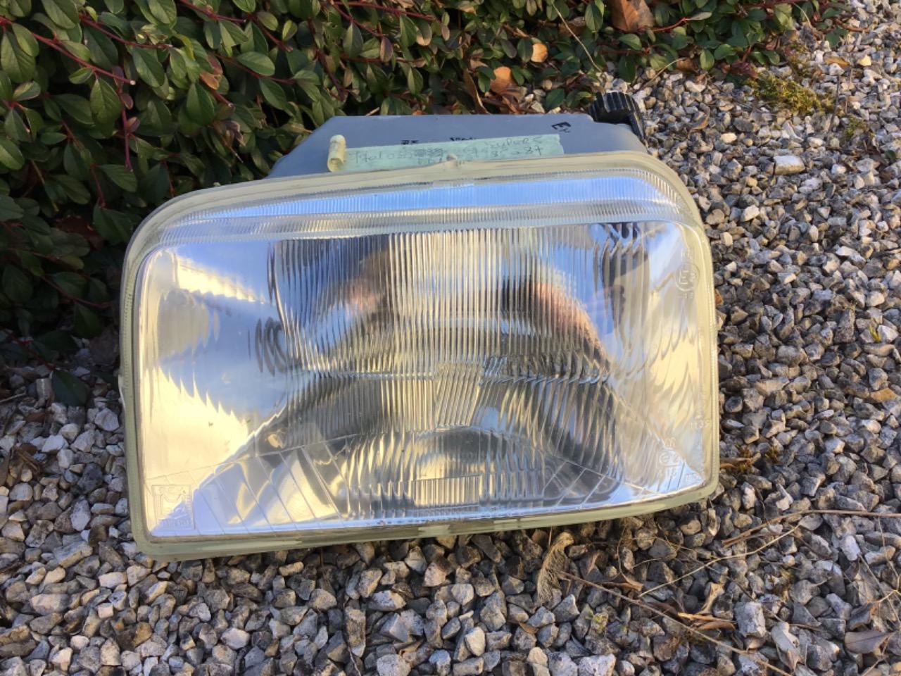 Phare RENAULT Super 5 LesAnciennes.com