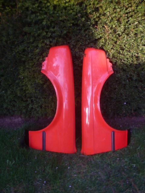 BMW serie 3 E 30:2 ailes avant (g et d) LesAnciennes.com