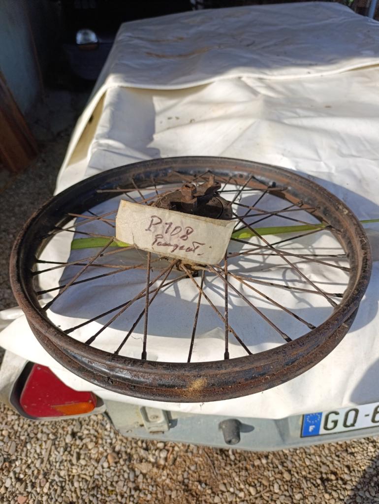 Pièces PEUGEOT P108 roue avant LesAnciennes.com