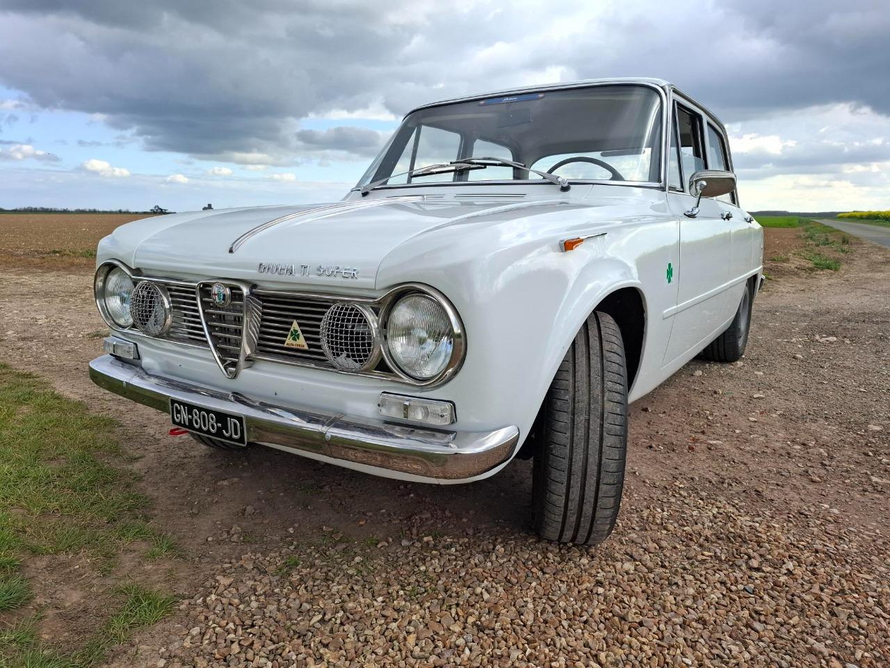 ALFA ROMEO Giulia 1600 TI SUPER - 1964 LesAnciennes.com