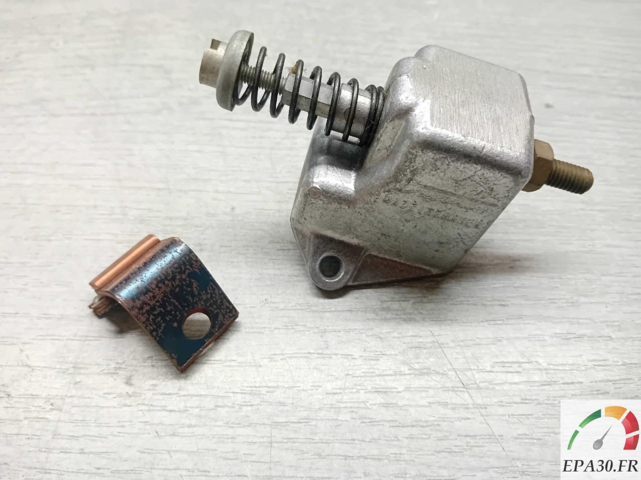 605390 CONTACTEUR DEMARREUR A TIRETTE CITROEN 2CV LesAnciennes.com