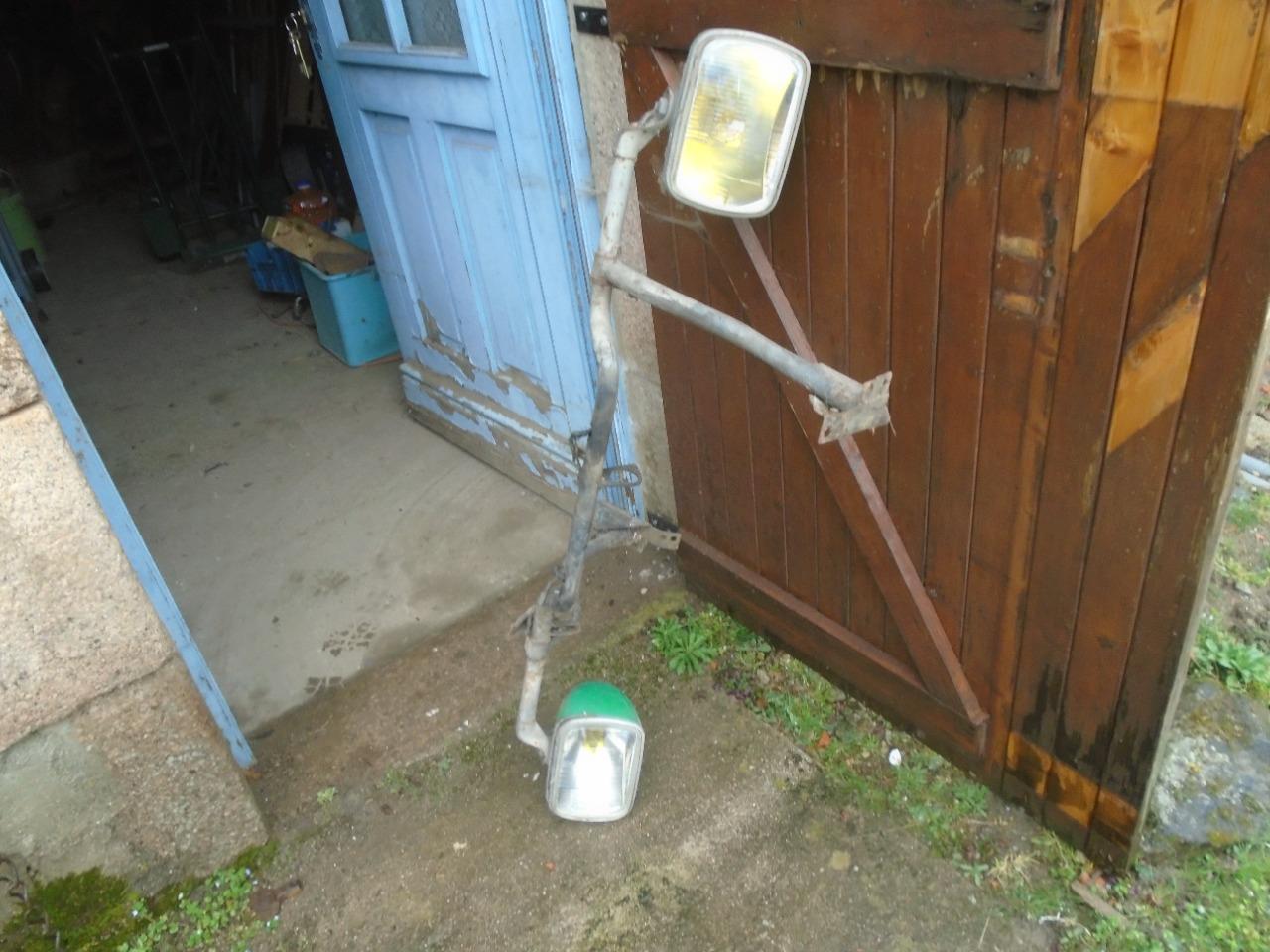 Phares CITROEN 2CV 4 LesAnciennes.com