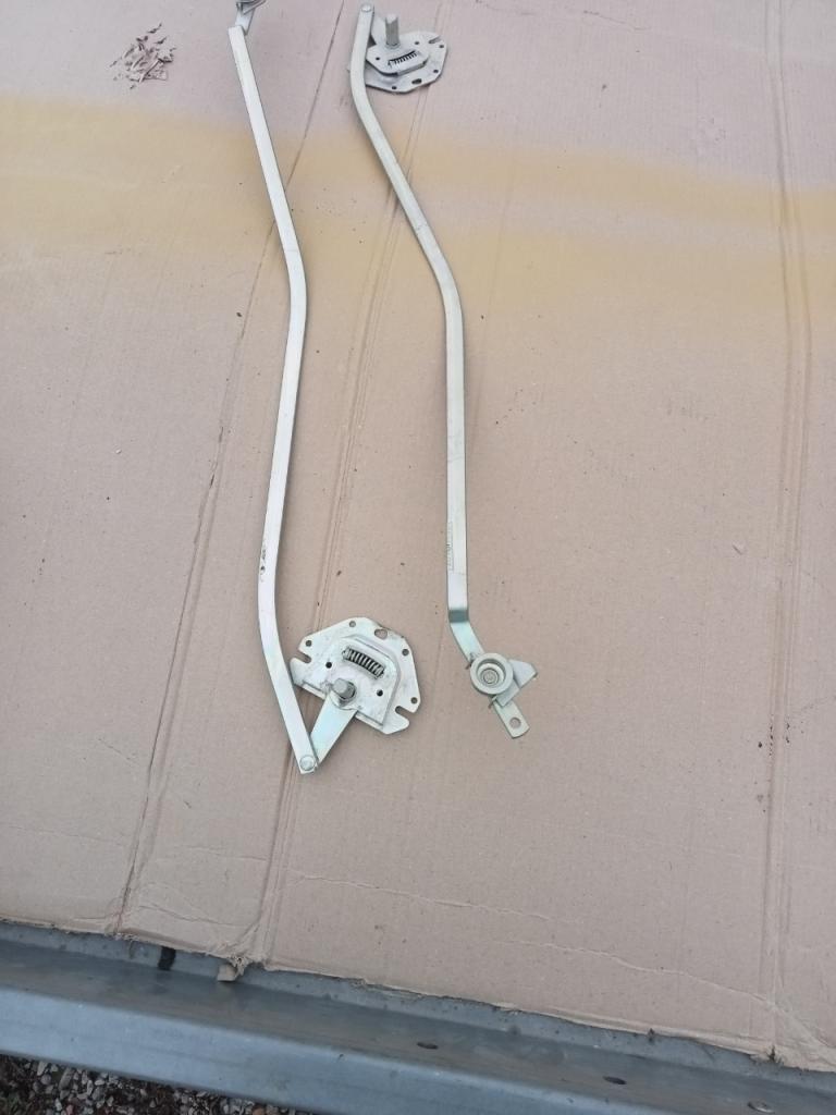 Pièces TRIUMPH TR6 LesAnciennes.com