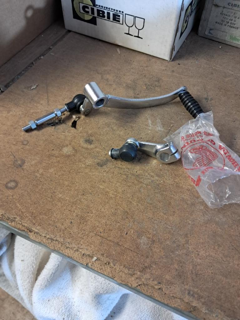 Selecteur de vitesse de HONDA CB 750 F LesAnciennes.com