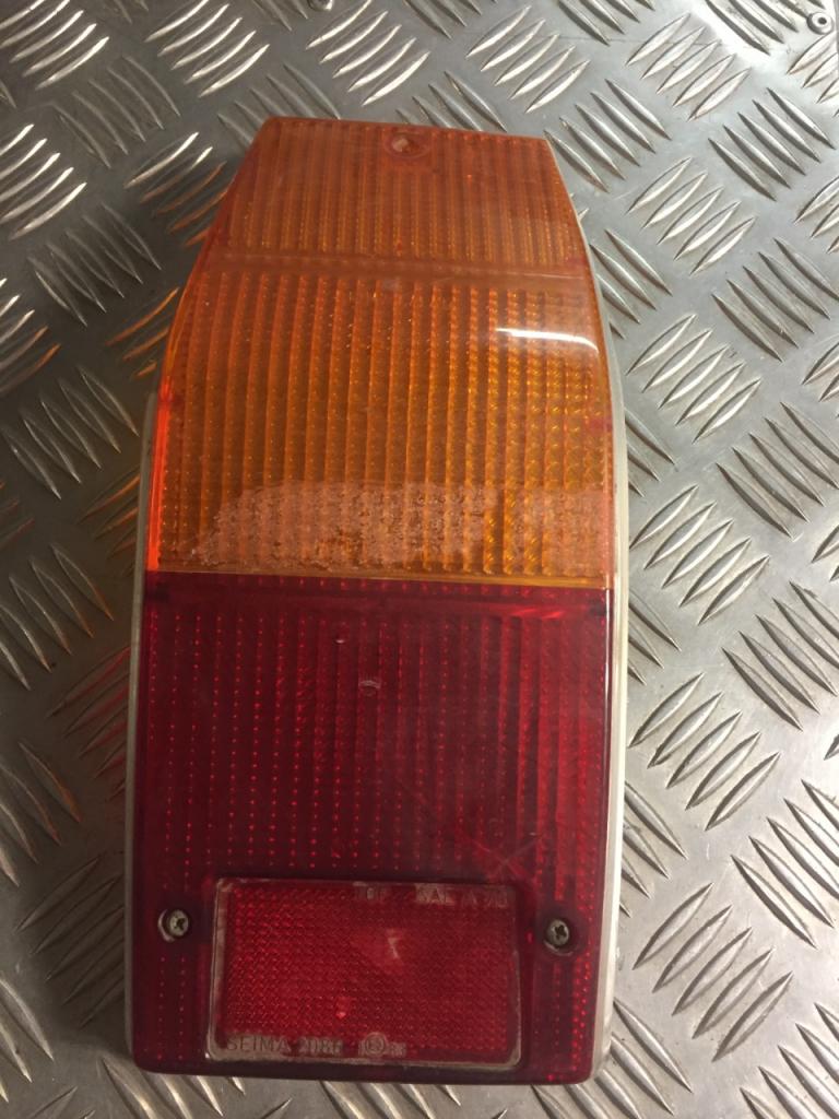 Cabochon PEUGEOT 504 Break LesAnciennes.com