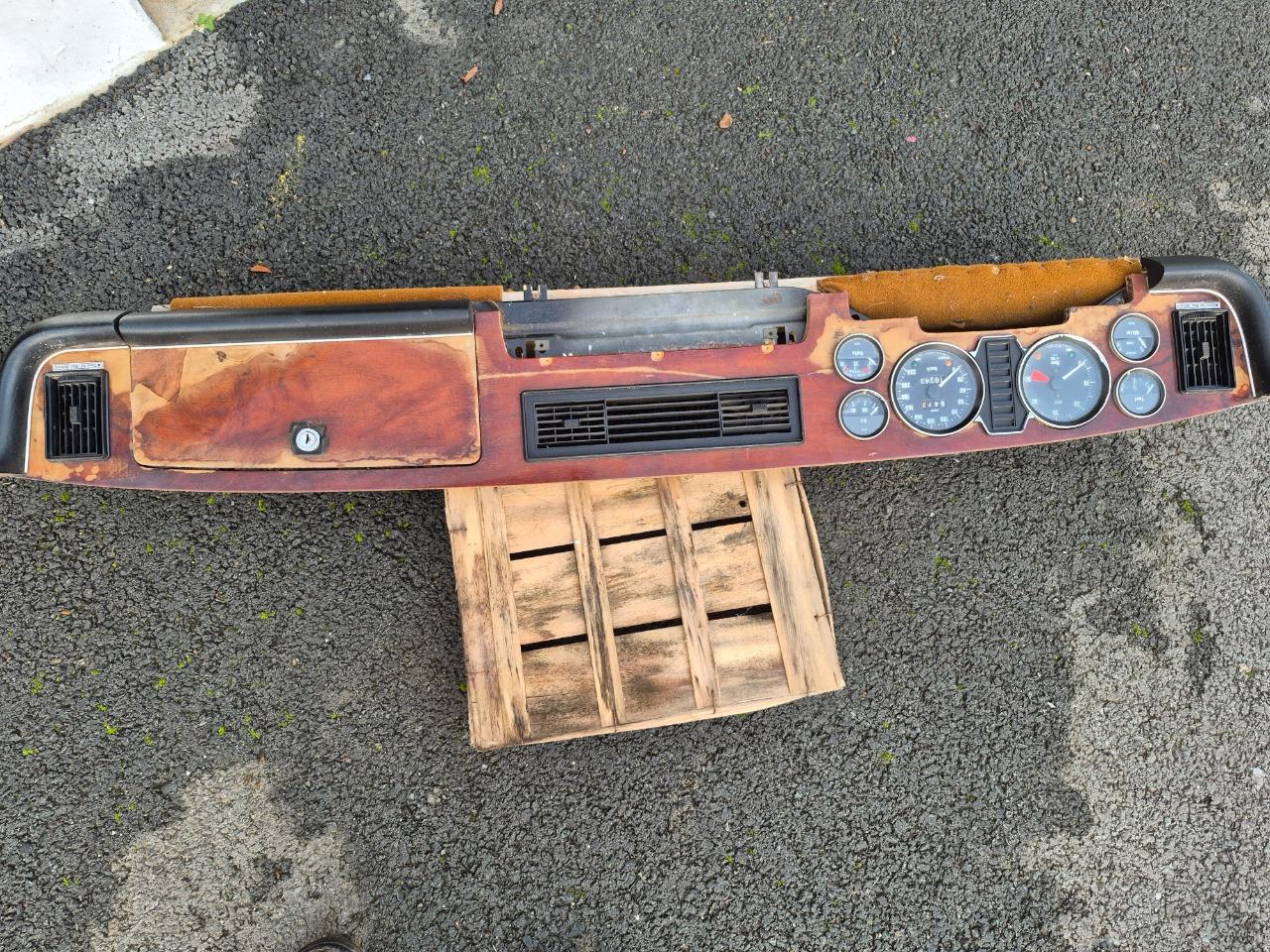 Tableau de bord Jaguar XJ6 LesAnciennes.com