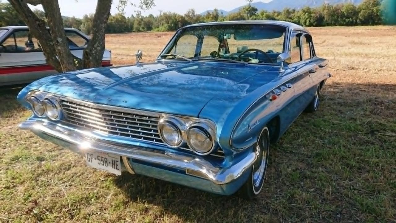 BUICK Special 4 portes - 1961 LesAnciennes.com