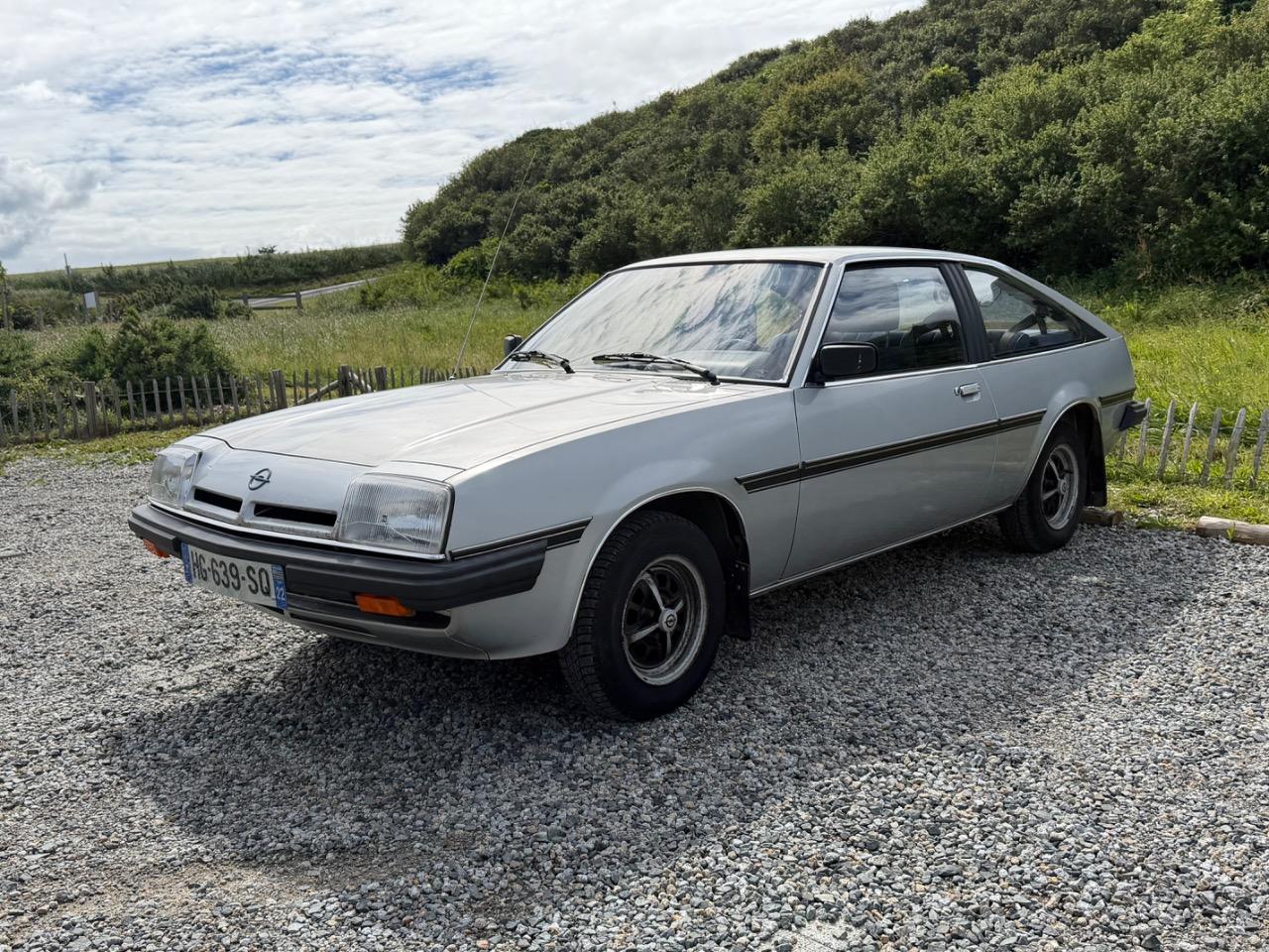 OPEL Manta B CC 1.3 S / SR - 1980 LesAnciennes.com