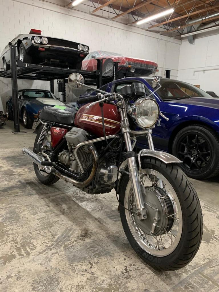 MOTO GUZZI V7 Sport - 1973 LesAnciennes.com