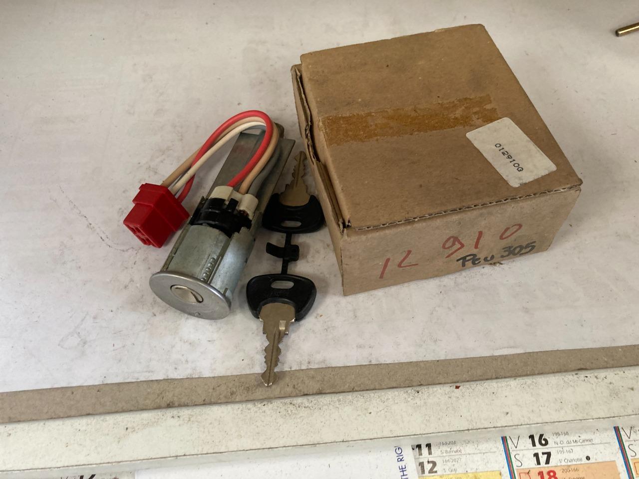 Neiman neuf PEUGEOT 305 LesAnciennes.com