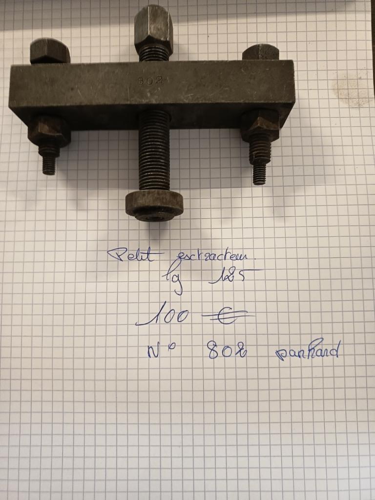 Petit extracteur Panhard LesAnciennes.com