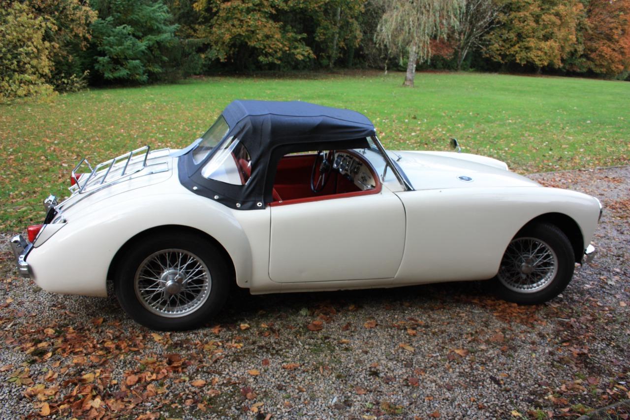 MG MGA Cabriolet - 1956 LesAnciennes.com