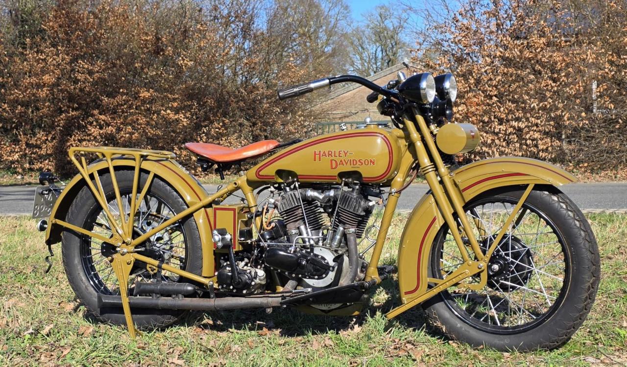 1929 Harley Davidson 998cc Ioe Model J LesAnciennes.com