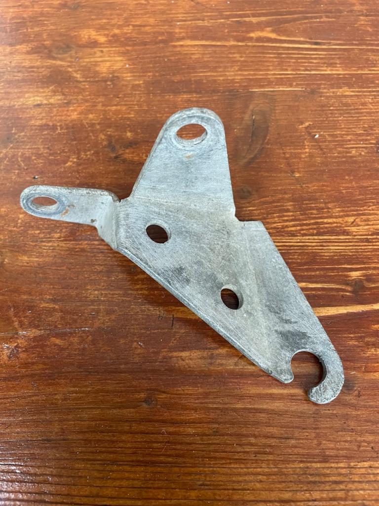 Support câble RENAULT 8 (R8) LesAnciennes.com