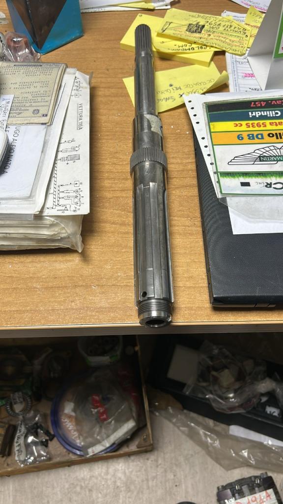 Arbre principal boîte vitesses Ferrari Testarossa LesAnciennes.com