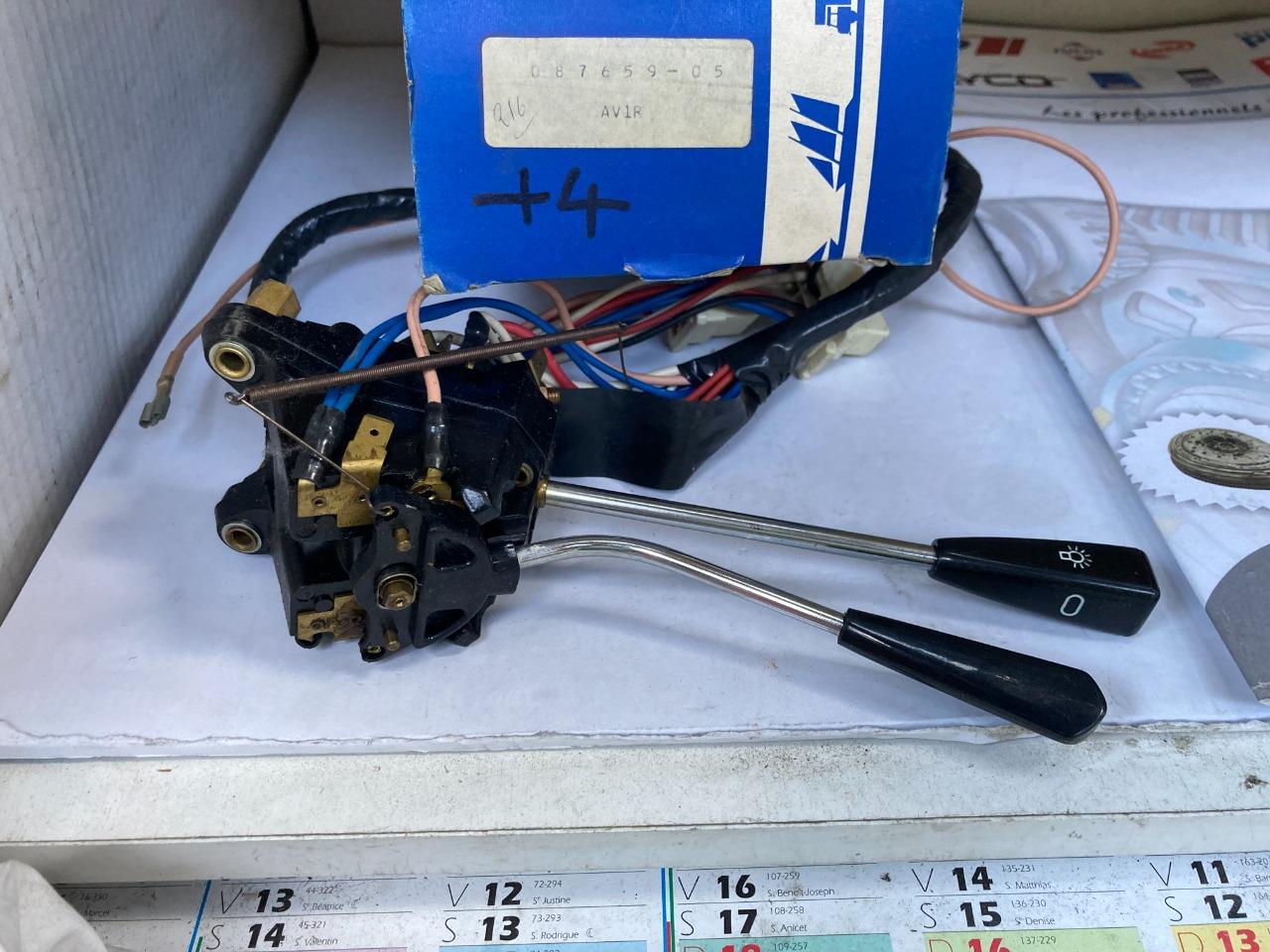 Comodo neuf RENAULT 16 (R16) LesAnciennes.com