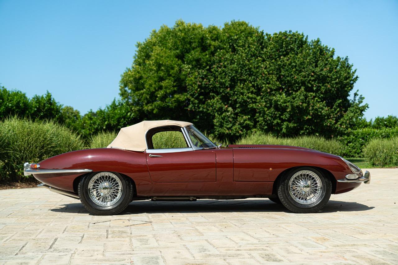BMW E-TYPE SPIDER JAGUAR - 1964 LesAnciennes.com