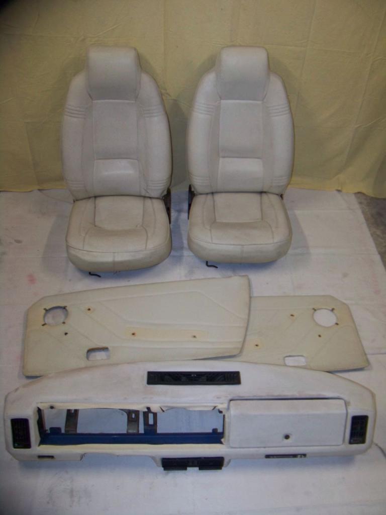 Fiat X1/9 : intérieur 1500 LesAnciennes.com