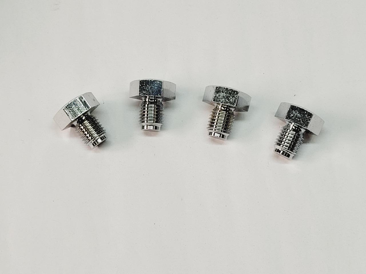4 Vis d'enjoliveurs Chromées NEUVES de 12 x 150 LesAnciennes.com
