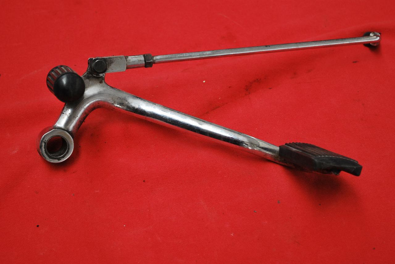 Pédale de frein LesAnciennes.com