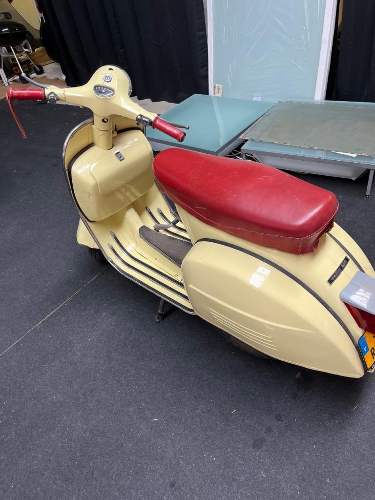 VESPA 200 RALLY - 1976 LesAnciennes.com